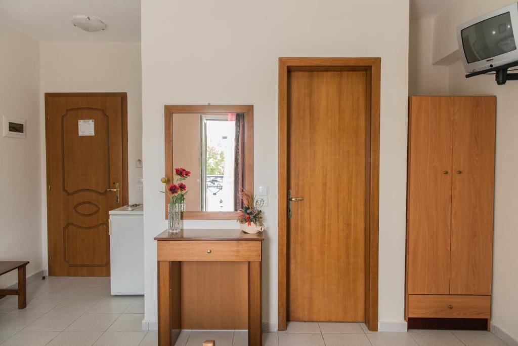 Hotel Alexandros نيوي بوروي الغرفة الصورة