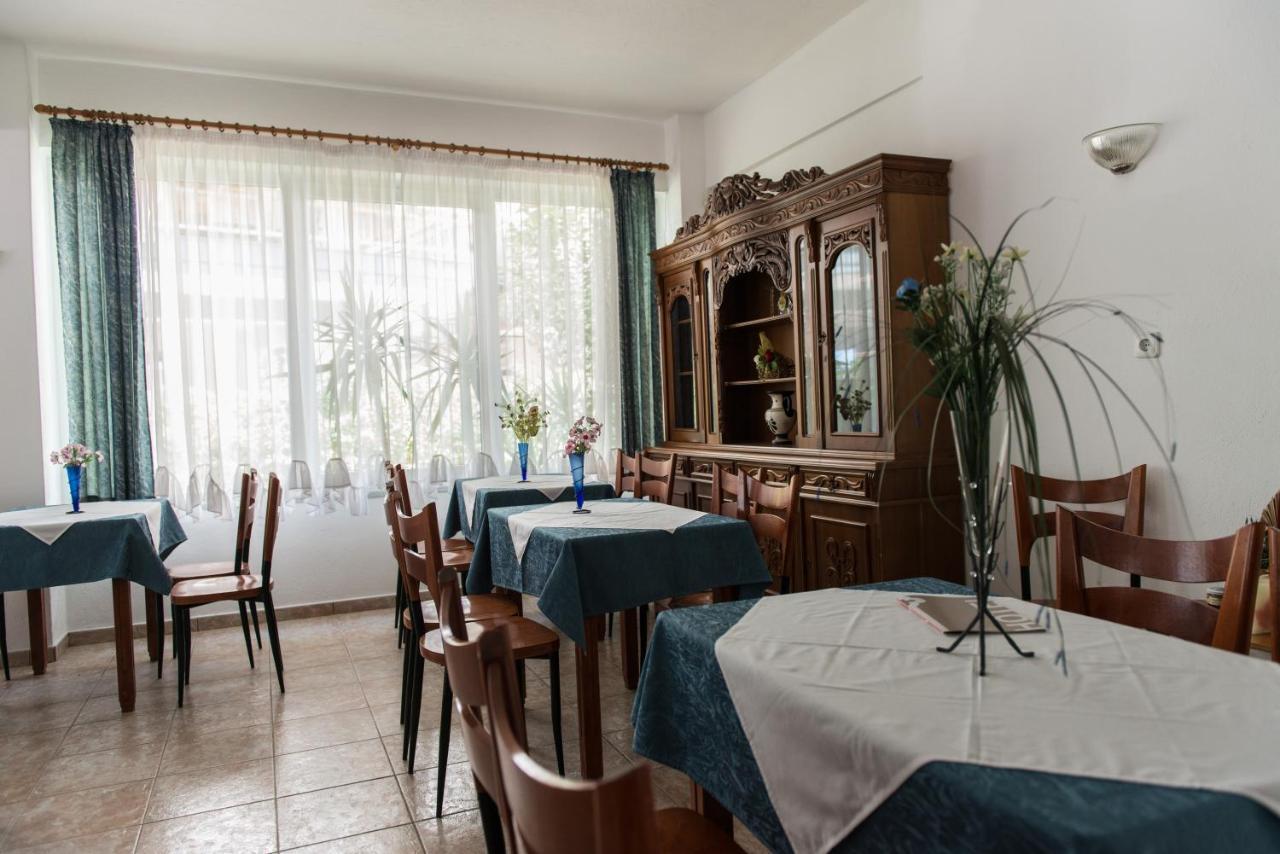 Hotel Alexandros نيوي بوروي المظهر الخارجي الصورة